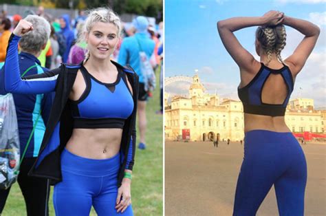 London Marathon Babe Ashley James Risks Camel Toe Carnage In Skin Tight