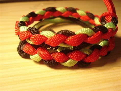 Check out our paracord braids selection for the very best in unique or custom, handmade pieces from our shops. Braiding paracord the easy way