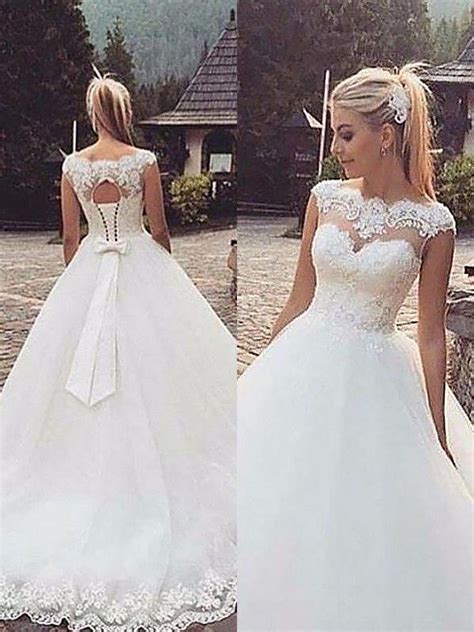 Ball Gown Sleeveless Bateau Lace Tulle Court Train Wedding Dresses
