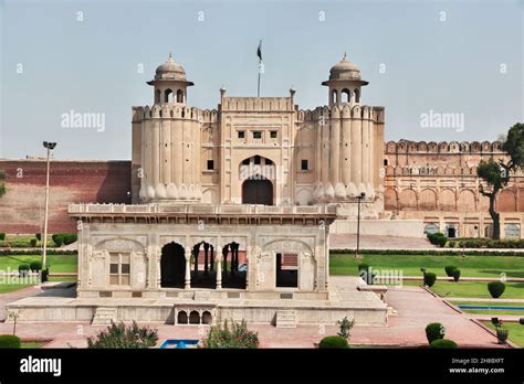 Alamgiri Gate In Lahore Fort Punjab Province Pakistan Stock Photo Alamy