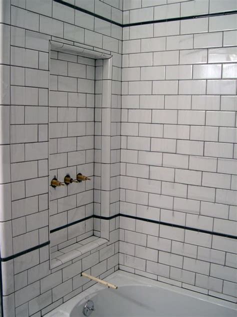 I'm sharing my favorite light and midtone gray grouts, including love the black grout with these larger tiles! White subway tile with dark grout | Tommy | Pinterest ...