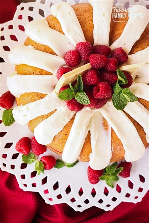 This keto white chocolate and raspberry cake, served with rich and creamy white chocolate sauce, is gorgeous to behold and even more delicious to with just over 6 grams of net carbs per serving, this cake won't throw you out of ketosis. White Chocolate Raspberry Cake (Copycat) | Favorite Family ...