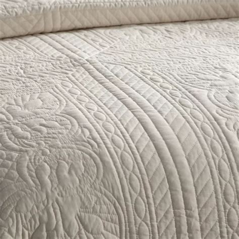 Journey Piece Reversible Scalloped Edge Quilt Set Coverlet Bedding