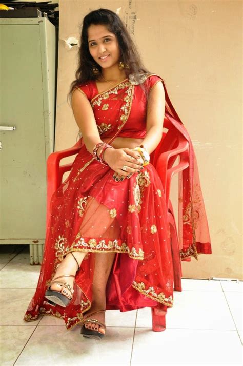 Hot Gallery Kerala Sexy Aunty Actress Jayathi Sexy Red Saree Pallu Drop Big Boobs Deep Navel