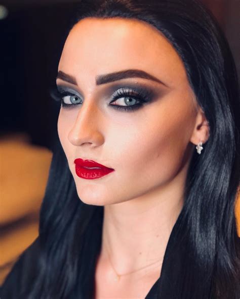 The Rpf On Twitter Morticia And Gomez Addams By Sophie Turner And Joe