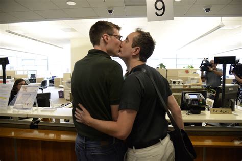 Colorado Allows Clerks To Issue Same Sex Marriage Licenses Time