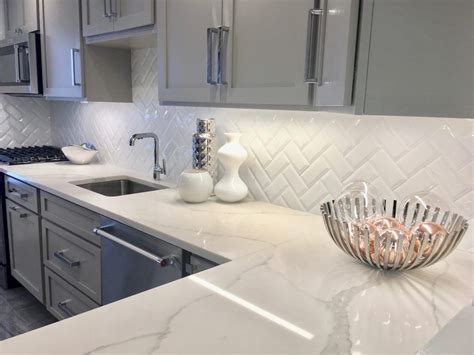 Calacatta quartz countertops are beautiful, unique pieces of stone that will add a magnificent look to a kitchen, bathroom or any bar imaginable. Image result for calacatta quartz counter kitchen ...