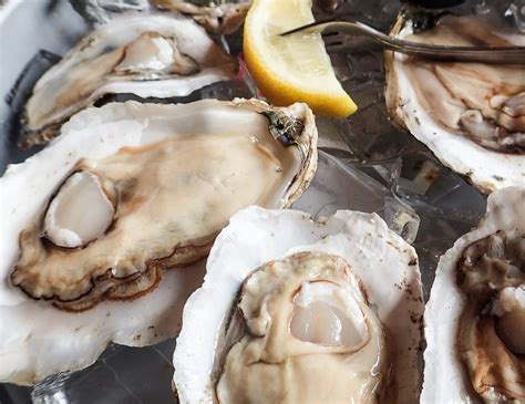 How To Eat Oysters The Right Way Cond Nast Traveler