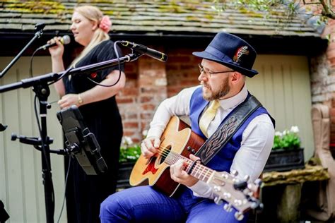 Do You Want To Hire The Best Acoustic Wedding Duo In The Uk