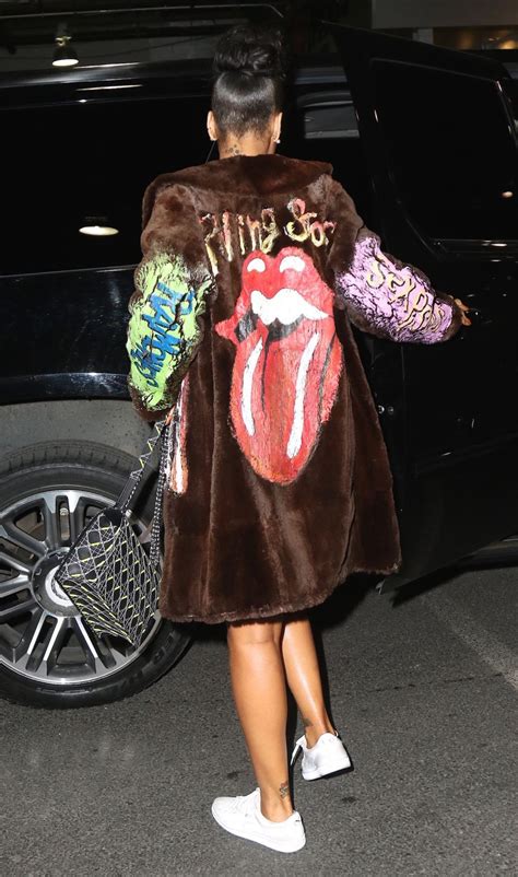 You Have To See This Wild Rihanna Outfit From The Front Rihanna