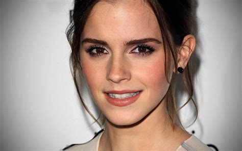Emma Watson Face Actress Makeup Wallpaper Coolwallpapersme