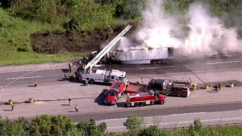 Man Killed In Fiery Semi Crash On Indiana Tollway Idd Abc7 Chicago