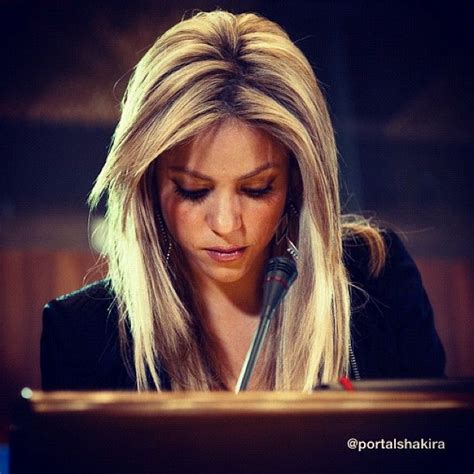 Shakira Shakira Hair Rocker Hair Dame Female Singers Celebrity