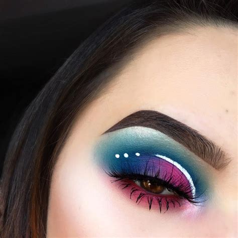 These are the 20 best makeup artists to follow on instagram for makeup tips, new products, and behind the scenes pics of your favorite celebrities. See this Instagram photo by @heathervenere • 7,734 likes ...
