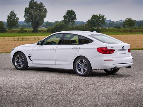 Meet the 6 series gt. 2018 BMW 340 Gran Turismo - Price, Photos, Reviews & Features