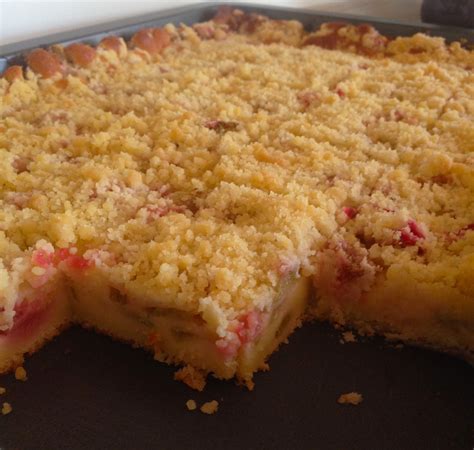 Rhabarberkuchen mit Streusel vom Blech