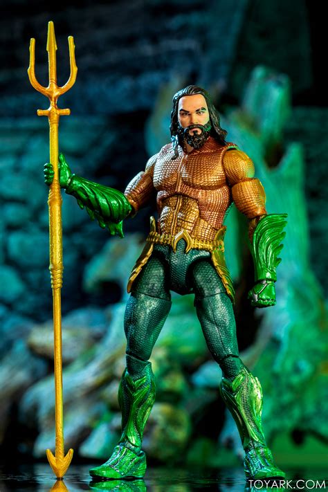 James wan narrates a sequence from his film featuring jason but the people responsible for aquaman seem a little embarrassed to lavish momoa with even a lick of. Aquaman Movie Multiverse Wave 1 In-Hand Gallery! - The ...