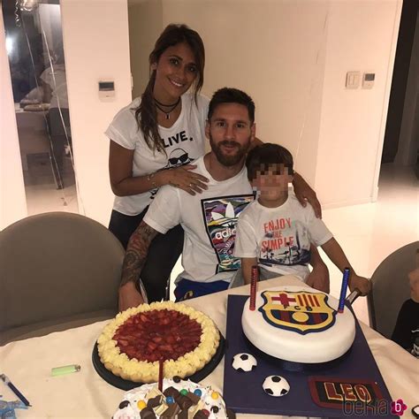 Leo Messi Celebrando Su 30 Cumpleaños Con Antonella Roccuzzo Y Sus