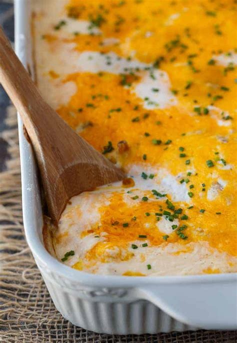 In a large bowl, combine the chicken, chili powder, garlic salt and cumin. Sour Cream Chicken Bake - Simply Stacie