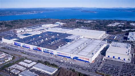 Boeings Everett Factory Complex Is The Biggest Building In The World