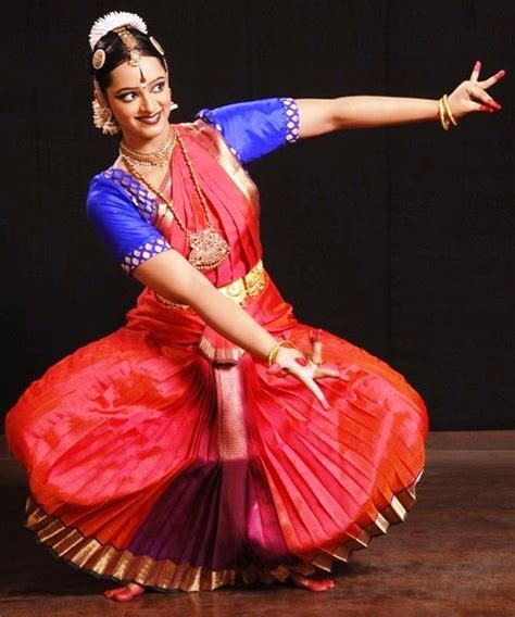 beautiful dance isadora duncan indian beauty saree indian sarees dancing poses dance