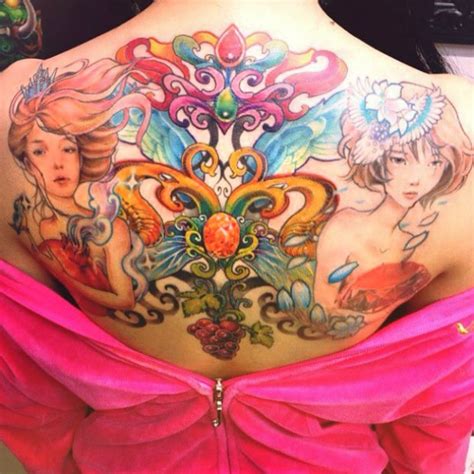 ข่าวบันเทิงวันนี้ ส่องรอยสักรูป อ๋อม สกาวใจ พูนสวัสดิ์ ที่สามีสุดที่รัก เอ อาทิตย์ ศรีพาเพลิน สักไว้ที่แขน ขอบอกว่าสวยเหมือนต้นฉบับเป๊ะเ รู้ป่ะ ! ความหมายดีๆ ของรอยสักบนหลัง ทับทิม มัลลิกา