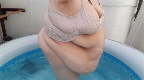 Bbw Ssbbw Shows Off Body In Hot Tub With Belly Play Ssbbw Ladybrads