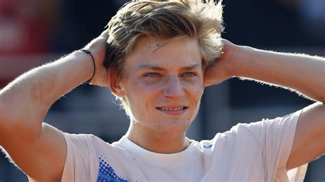 En attendant de le voir en. David Goffin prendra-t-il au moins un set à Wawrinka ...