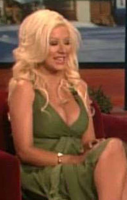 Berühmtheit Christina Aguilera Großes Dekolleté Und Nackt Im Badezimmer