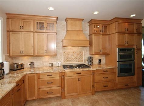 Do you think cinnamon maple glazed kitchen cabinets appears great? Pin by Blue River Cabinetry on Maple Kitchens | New ...