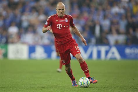 Robben is truly a wing wizard. Training With Arjen Robben | The18