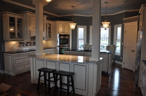 In order to determine how many stools will fit at your kitchen island, home experts recommend you allow 28 to 30 inches for each seating space, which means you can divide the length of your island's. Beach House Kitchen | Kitchen remodel, Kitchen design ...