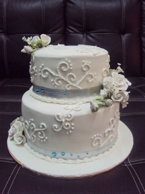 Made to perfection, for that perfect wedding. L'mis Cakes & Cupcakes Ipoh Contact : 012-5991233 : 2 Tier ...