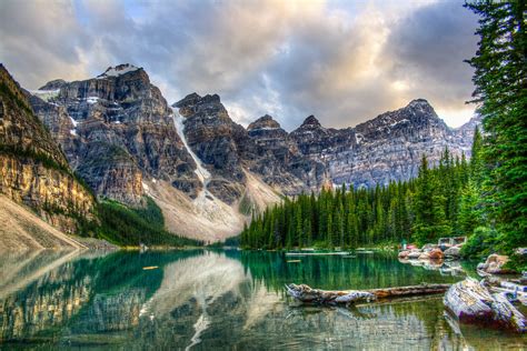 Moraine Lake And The Valley Of The Ten Peaks