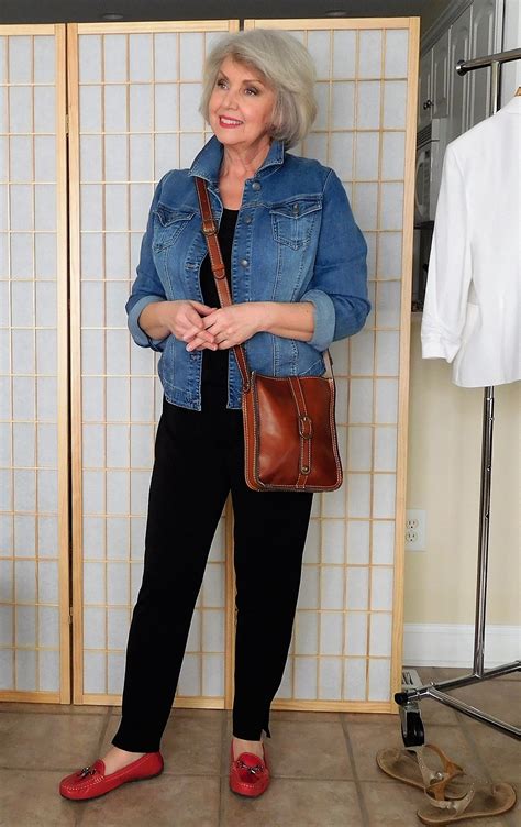 casual dressing for 60 year old women a guide to looking effortlessly chic semi short haircuts