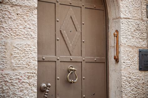 Mezuzah Door And Mezuzah On The Door In Synagogue Stock Photo