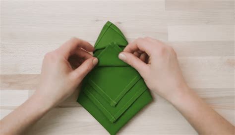 How To Fold A Christmas Tree Napkin Easy Step By Step Christmas