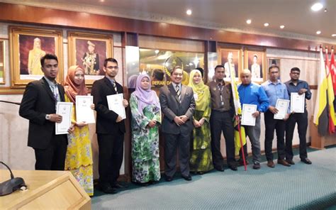 pejabat kewangan negeri sembilan  Sue Russell