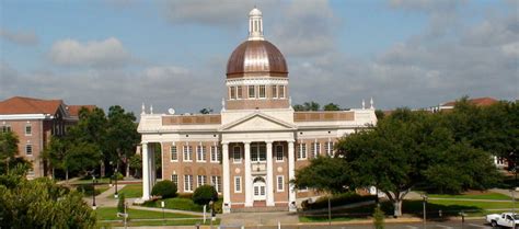 University of Mississippi Student Reviews, Scholarships, and Details