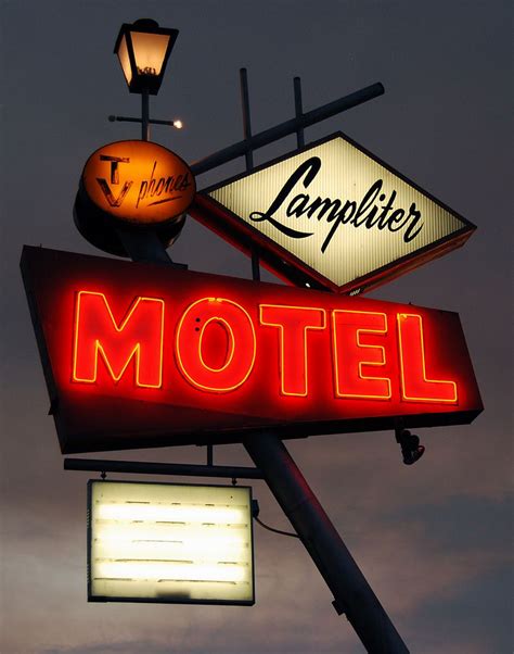 Lampliter Motel Neon Signs Uk Vintage Neon Signs Cool Neon Signs