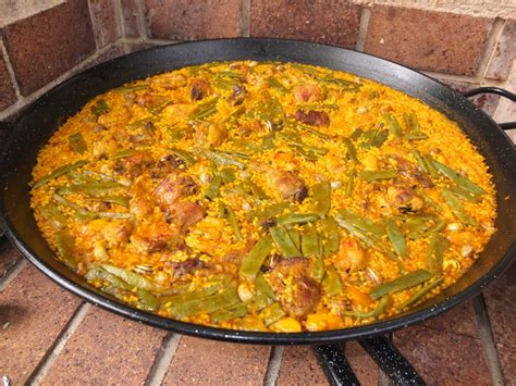 (mixed paella, paella mixta, mar i muntanya). Paella World Day a Milano - paella valenciana del Sabor ...