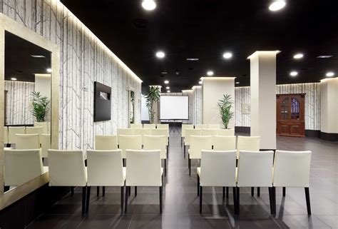 Which neighborhood is the best one to stay at in seville? Reservar Hotel Eurostars Sevilla Boutique en Sevilla