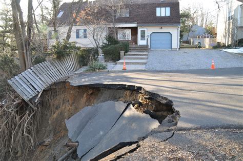 Sinkhole in New Jersey Causes Evacuations Picture | Incredible