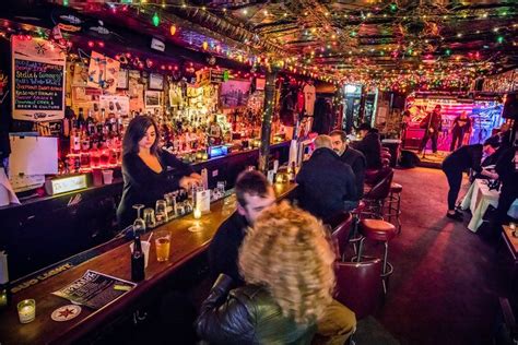 36 Hours In Brooklyn Published 2017 Dive Bar Brooklyn