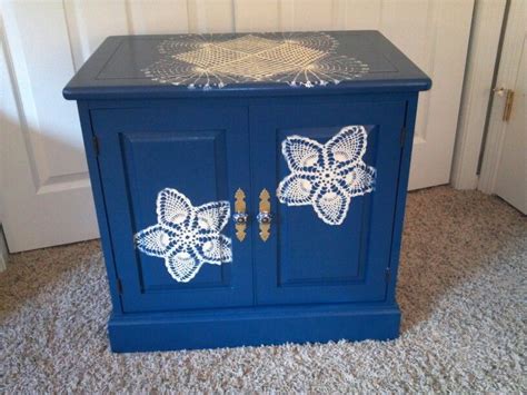 Spray Painted This Chest Using Cream And Blue Paint And Crocheted