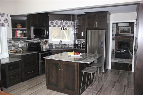 No matter the kitchen's style, the cabinets take center stage. Everlast Custom Cabinets - Custom Kitchens | Cabinetry ...