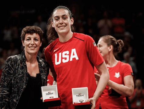 People who liked breanna stewart's feet, also liked Breanna Stewart, la star de Team USA, a sorti une saison ...