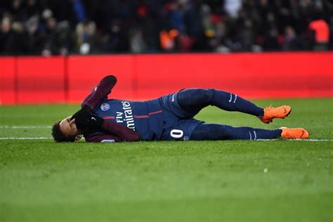 PSG après son retour de blessure Neymar va t il retrouver toutes ses