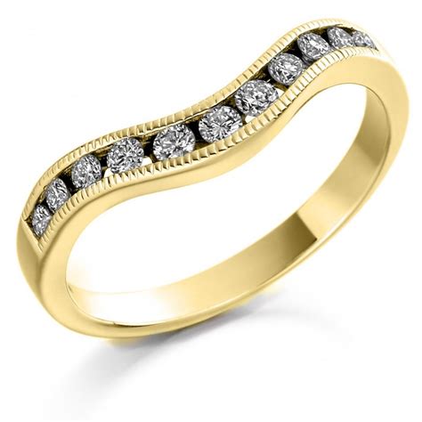 The Raphael Collection 18ct Yellow Gold 027ct Shaped Round Diamond