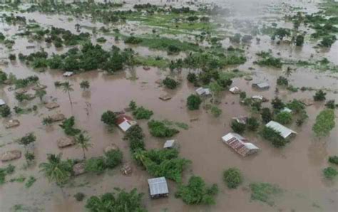 Following its landfall in mozambique, the cyclone continued west to zimbabwe as a tropical storm, wreaking havoc in the. At least 89 dead in Zimbabwe as Cyclone Idai leaves trail ...
